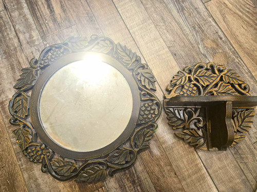 Round black gold leaf - &,